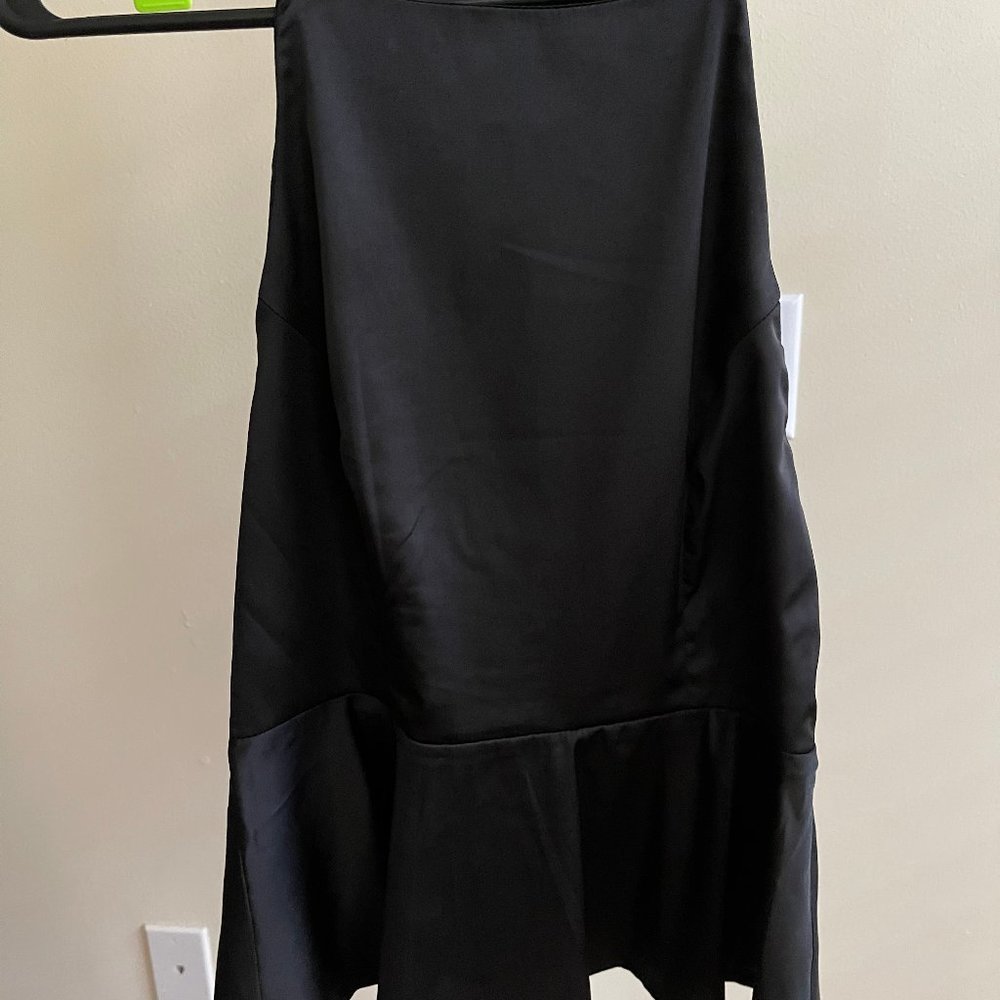 Backless Satin Top - Picture 2 of 3